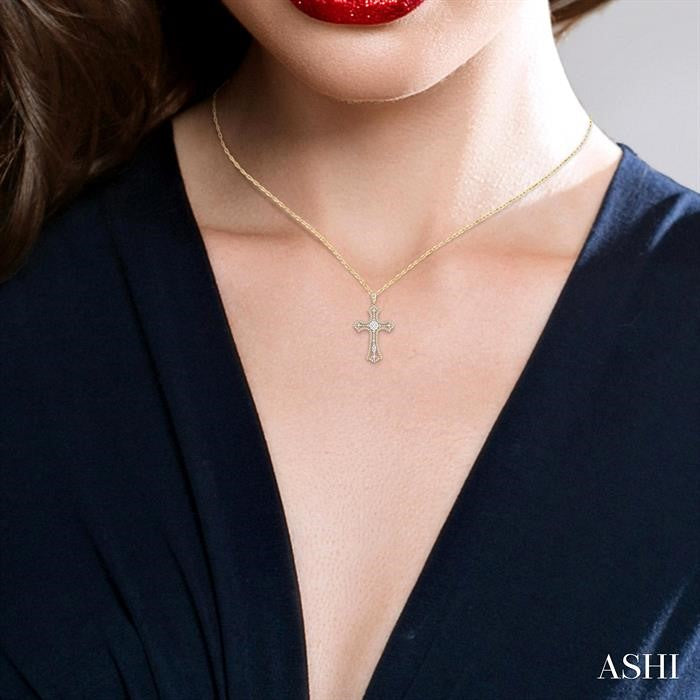 3/4 Ctw Shine Bright Round Cut Diamond Cross Pendant in 14K Yellow and White Gold with chain