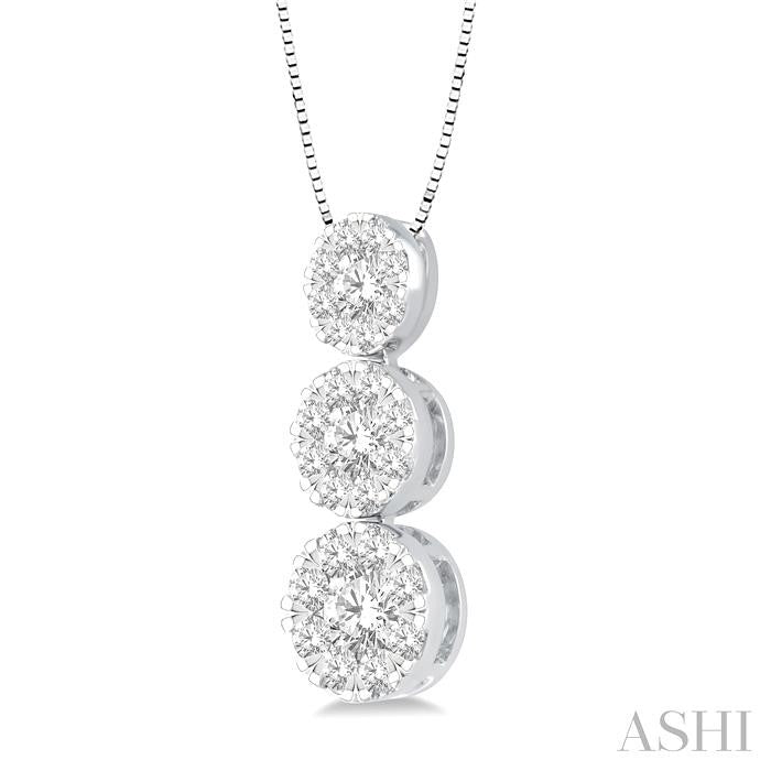 1 Ctw Shine Bright 3 stone Essential Round Cut Diamond Pendant with Chain in 14K White Gold