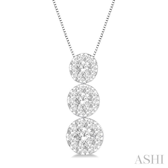 1/4 Ctw Shine Bright 3 stone Essential Round Cut Diamond Pendant with Chain in 14K White Gold
