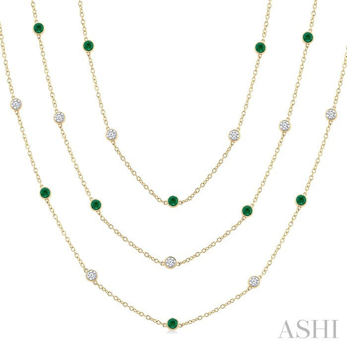 2.90 MM Round Shape Emerald and 2 3/4 Ctw Round Cut Diamond Precious Necklace in 14K Yellow Gold