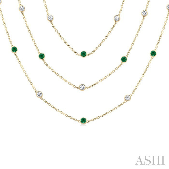 2.90 MM Round Shape Emerald and 2 3/4 Ctw Round Cut Diamond Precious Necklace in 14K Yellow Gold