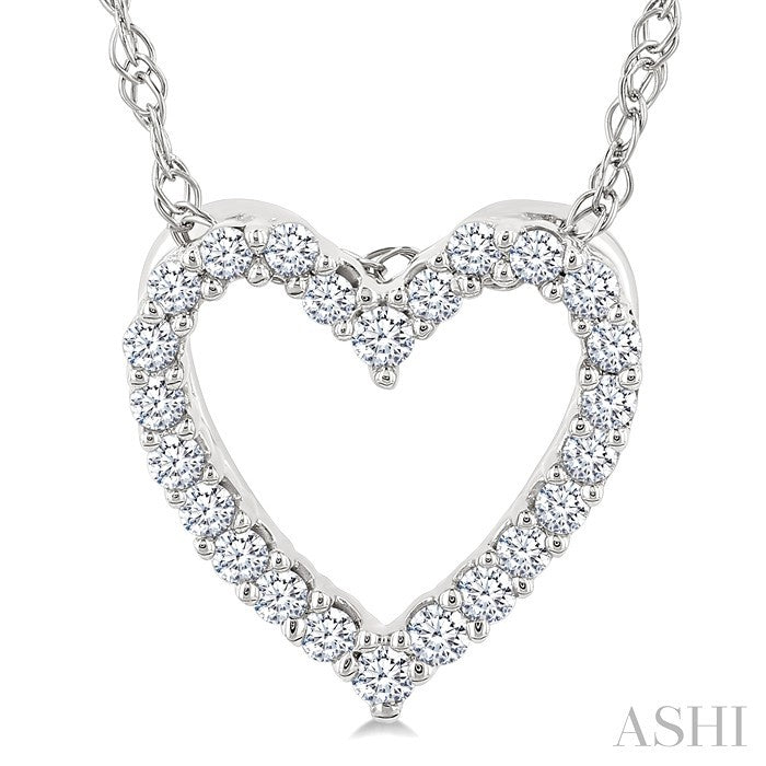 1/10 Ctw Heart Shape Round Cut Diamond Pendant With Chain in 14K White Gold