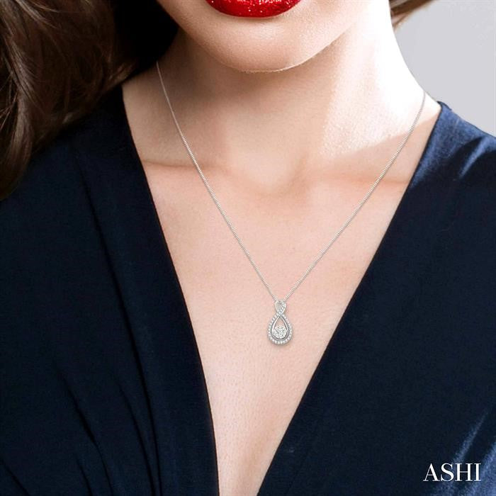 1/2 Ctw Shine Bright Round Cut Diamond Pendant in 14K White Gold with Chain