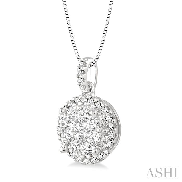 1/2 Ctw Shine Bright Round Cut Diamond Pendant in 14K White Gold with Chain