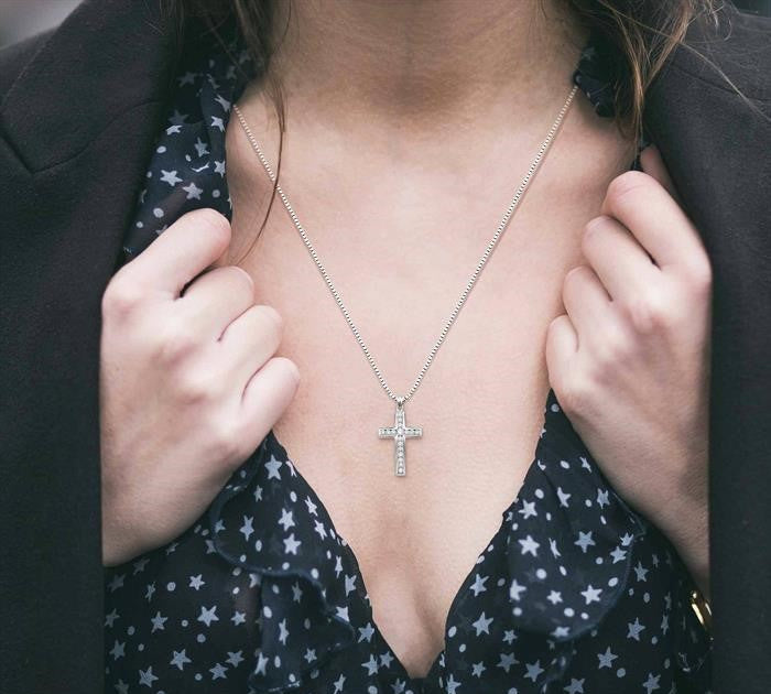 1 Ctw Round Cut Diamond Cross Pendant in 14K White Gold with Chain