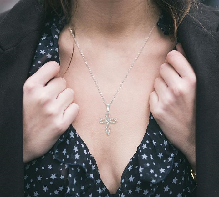 1/5 Ctw Infinity Round Cut Diamond Cross Pendant With Chain in 14K White Gold