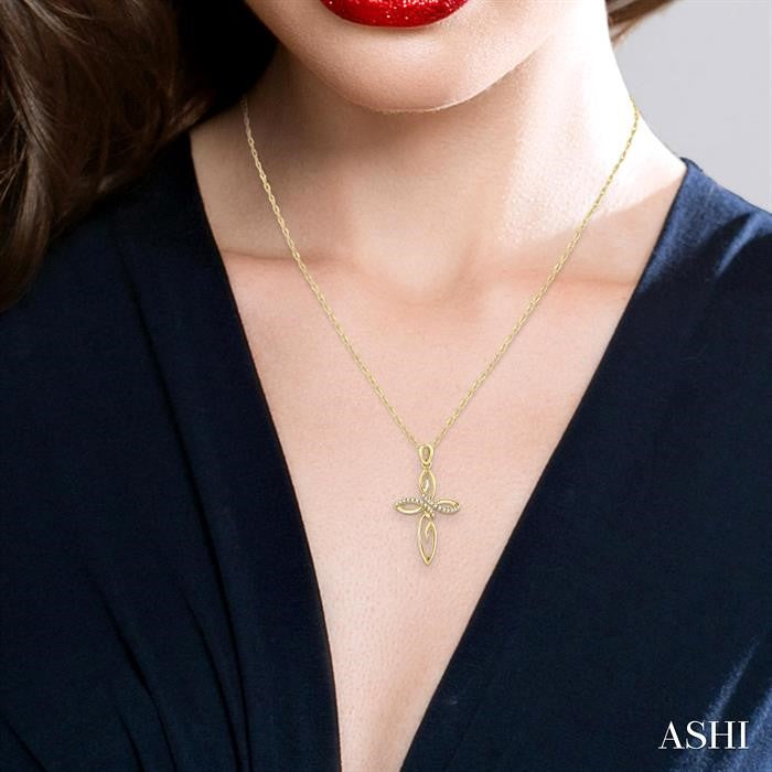 1/10 Ctw Round Cut Diamond Cross Pendant in 14K Yellow Gold With Chain