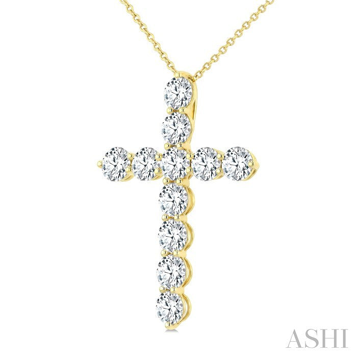 5 Ctw Round Cut Diamond Cross Pendant With Chain in 14K Yellow Gold