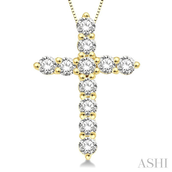 3/4 Ctw Round Cut Diamond Cross Pendant in 14K Yellow Gold with Chain