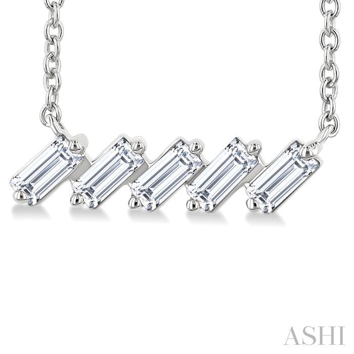 1/4 Ctw Semi-Reclined Baguette Cut Diamond Necklace in 14K White Gold