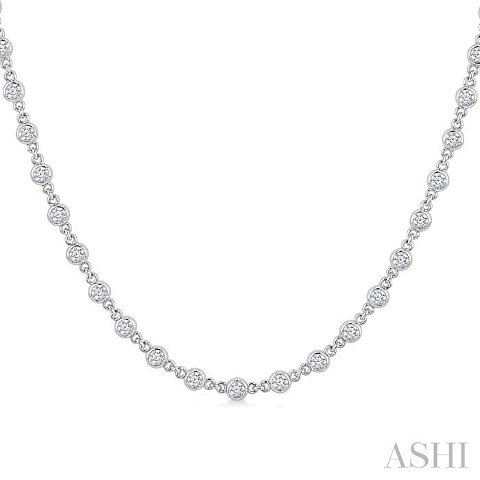 2 Ctw Bezel Set Round Cut Diamond Necklace in 14K White Gold