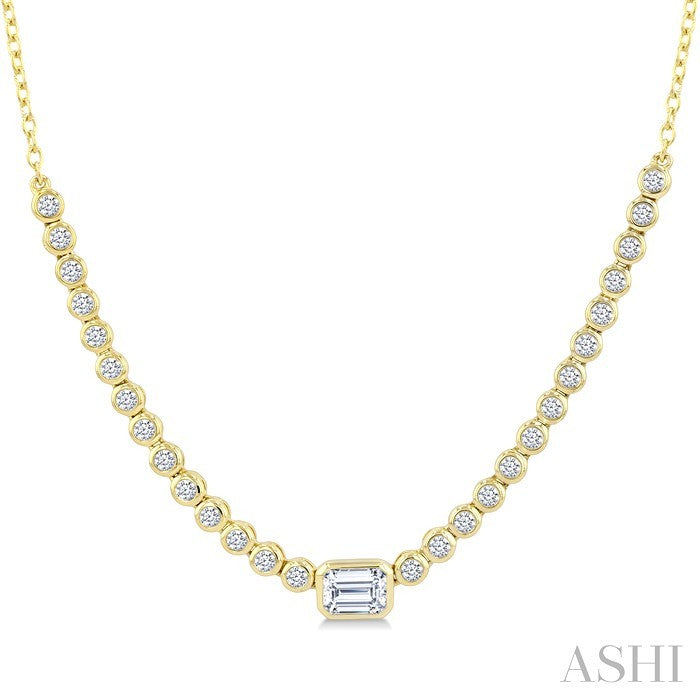 1/2 Ctw Luna Bezel Halfway Bezel Set Emerald and Round Cut Diamond Necklace in 14K Yellow Gold