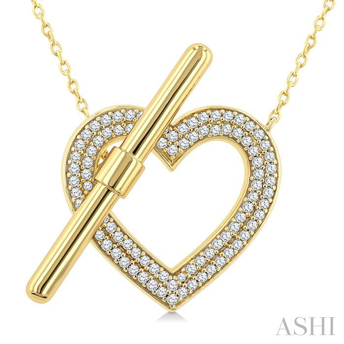 1/4 Ctw Heart Frame Round Cut Diamond Fashion Toggle Necklace in 10K Yellow Gold