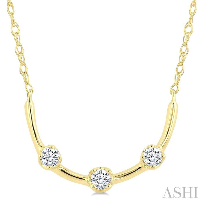 1/10 Ctw Round Cut Diamond Smile Bar Necklace in 10K Yellow Gold