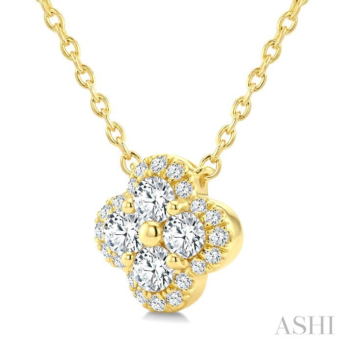 1/3 Ctw Round Cut Diamond Clover Fashion Pendant With Chain in 14K Yellow Gold
