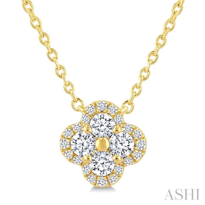 1/3 Ctw Round Cut Diamond Clover Fashion Pendant With Chain in 14K Yellow Gold