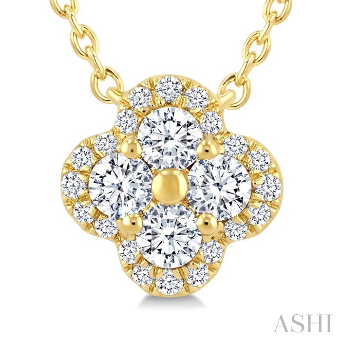 1/3 Ctw Round Cut Diamond Clover Fashion Pendant With Chain in 14K Yellow Gold