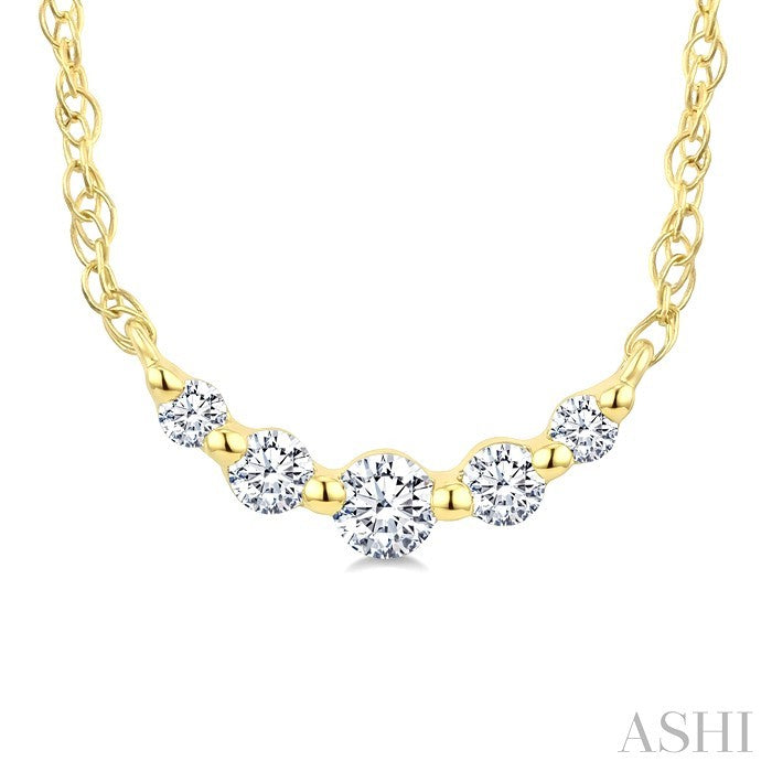 1/20 Ctw Curved Bar Round Cut Diamond Fashion Necklace in 10K Yellow Gold