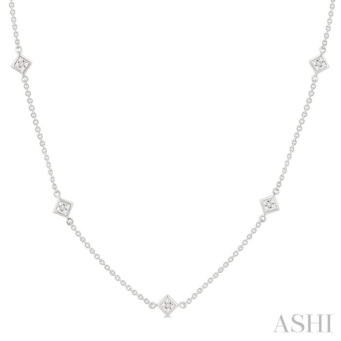 1 1/2 Ctw Princess Cut Diamond Station Necklace in 14K White Gold