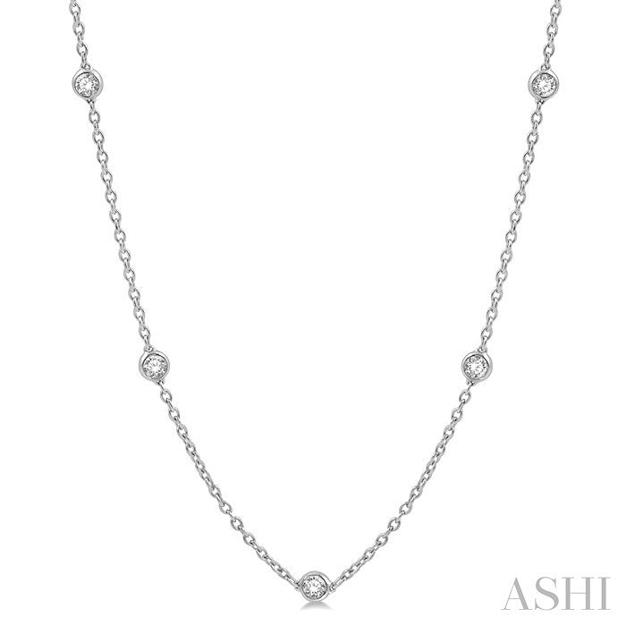 1 1/2 Ctw Round Cut Diamond Station Necklace in Platinum