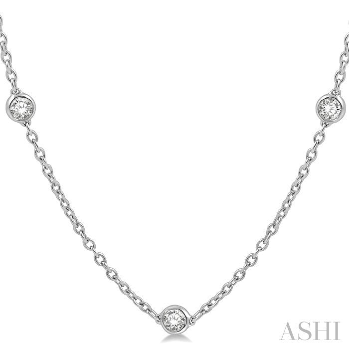 1 1/2 Ctw Round Cut Diamond Station Necklace in Platinum