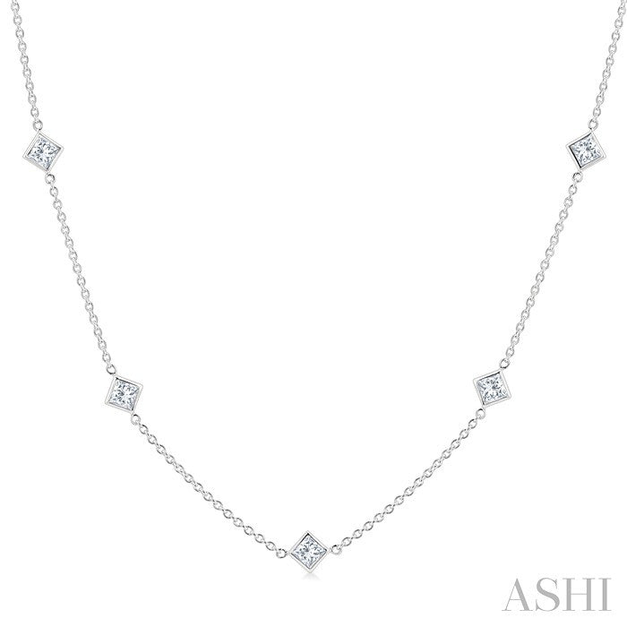 2 Ctw Princess Cut Diamond Station Necklace in 14K White Gold