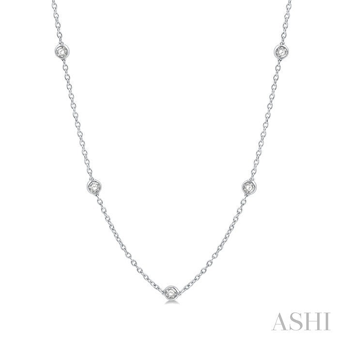 2 Ctw Round Cut Diamond Station Necklace in Platinum