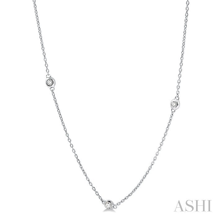 1/2 Ctw Round Cut Diamond Station Necklace in Platinum