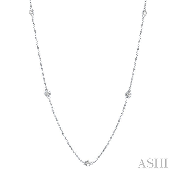 1/2 Ctw Round Cut Diamond Station Necklace in Platinum