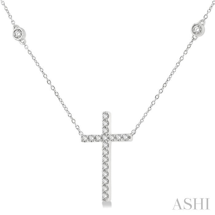1/2 Ctw Round Cut Diamond Cross Fashion Station Necklace in 10K White Gold