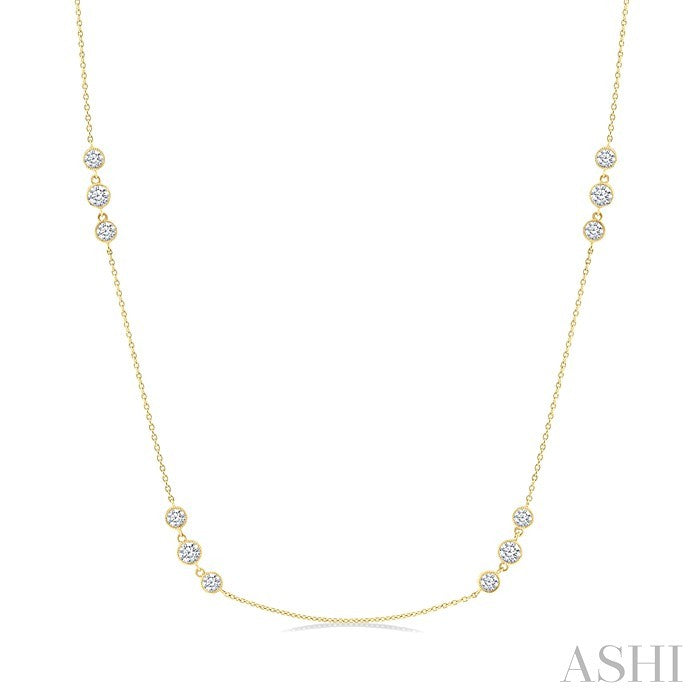1 1/2 Ctw Three Stone Bezel Set Round Cut Diamond Station Necklace in 14K Yellow Gold