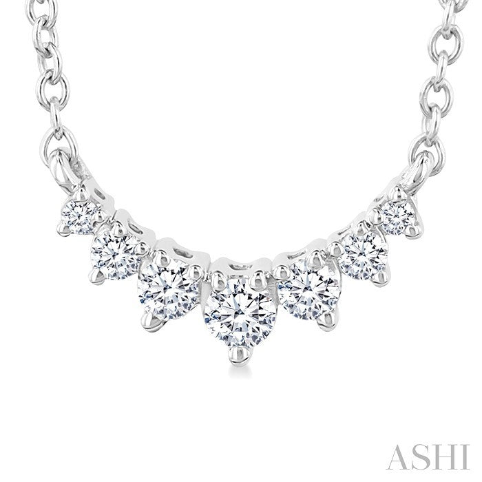1/8 Ctw Graduated Petite Diamond Smile Necklace in 14K White Gold