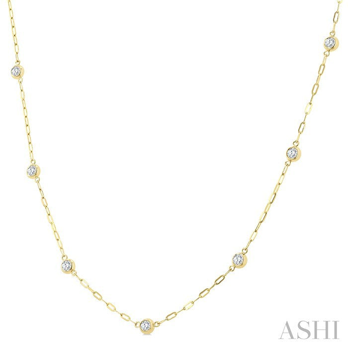 1/2 Ctw Bezel Set Round Cut Diamond Paperclip Station Necklace in 14K Yellow Gold
