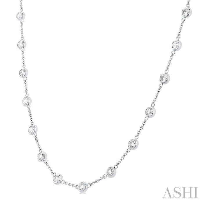 3 Ctw Bezel Set Round Cut Diamond Station Necklace in Platinum