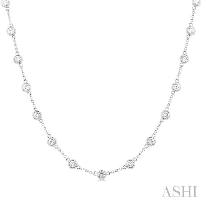 3 Ctw Bezel Set Round Cut Diamond Station Necklace in Platinum