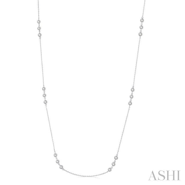 1 Ctw 3-Stone Round Cut Diamond Station Necklace in Platinum