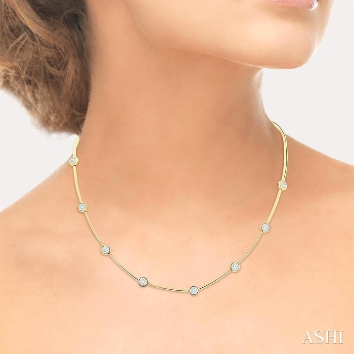 1 1/2 Ctw Shine Bright Circular Mount & Bar Link Round Cut Diamond Choker Necklace in 14K Yellow and White Gold