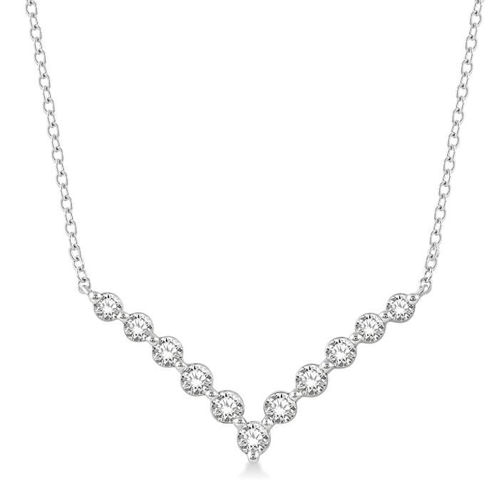 1/2 Ctw Chevron Round Cut Diamond Necklace in 14K White Gold