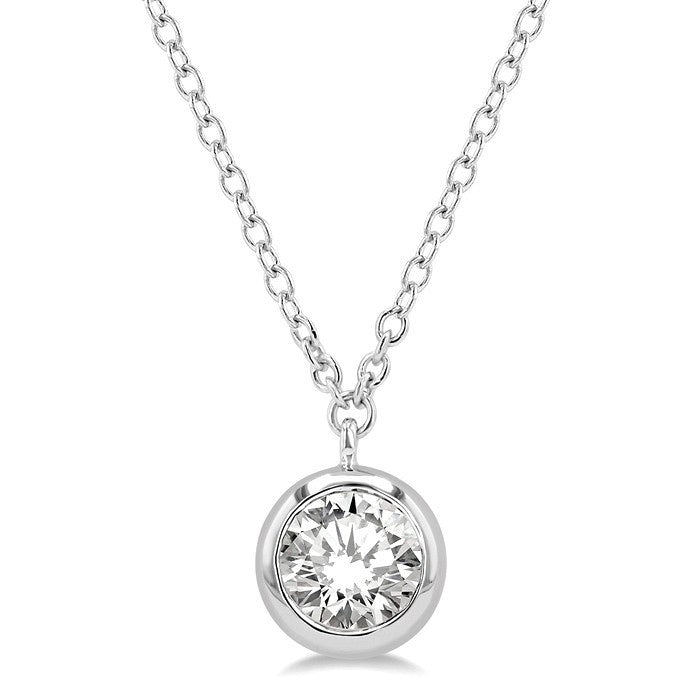 1/2 Ctw Round Cut Diamond Pendant With Chain in 14K White Gold
