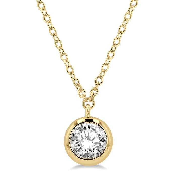 1/2 Ctw Round Cut Diamond Pendant With Chain in 14K Yellow Gold