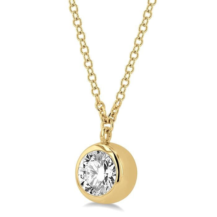 1/2 Ctw Round Cut Diamond Pendant With Chain in 14K Yellow Gold