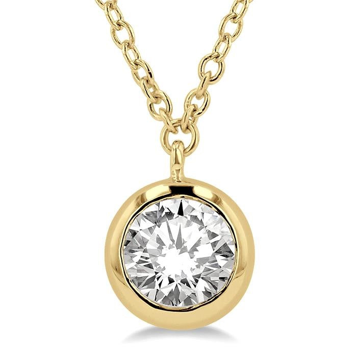 1/2 Ctw Round Cut Diamond Pendant With Chain in 14K Yellow Gold