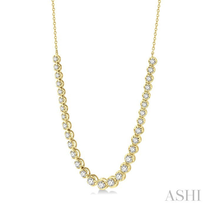 2 Ctw Round Cut Diamond Illusion Necklace in 14K Yellow Gold