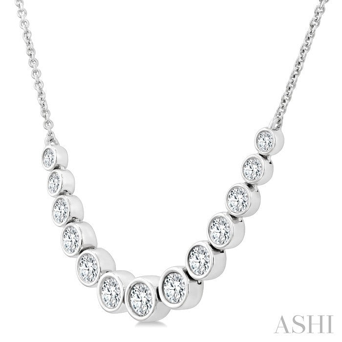 1 Ctw Graduated Bezel Set Round Cut Diamond Smile Necklace in 14K White Gold