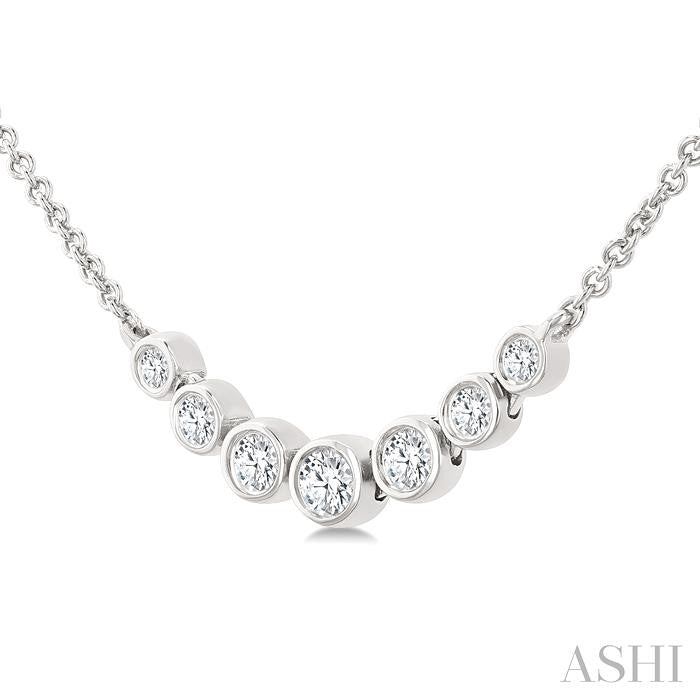 1/4 Ctw Graduated Bezel Set Round Cut Diamond Smile Necklace in 14K White Gold
