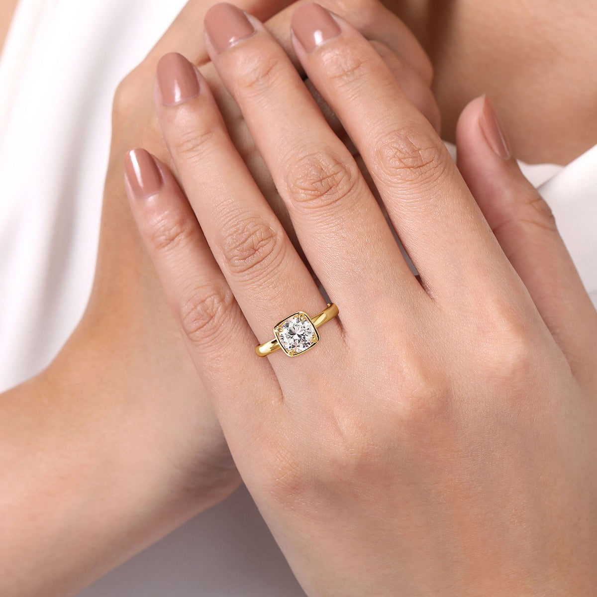 Deedie - 14K Yellow Gold Round Semi Mount Engagement Ring