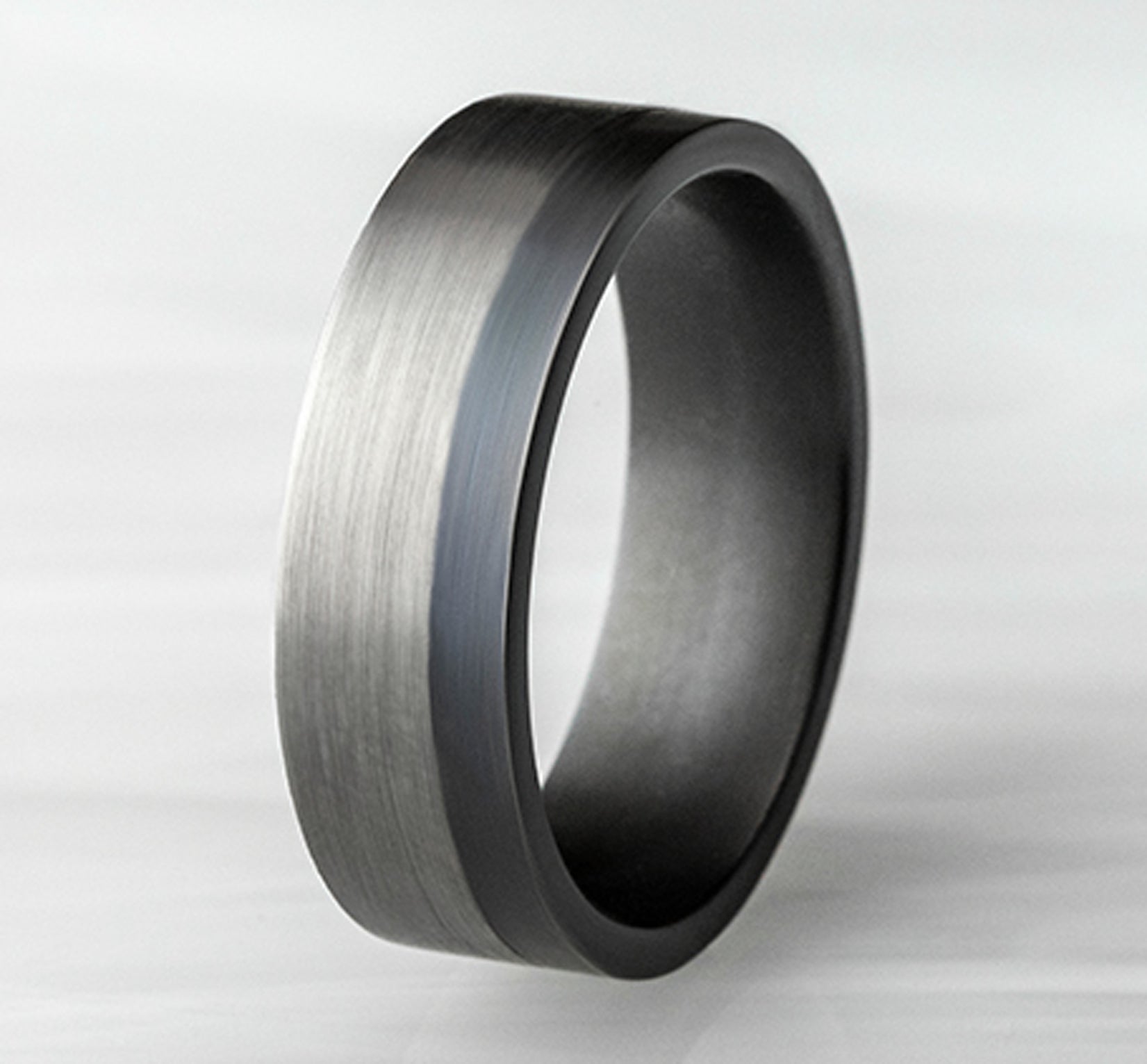 THE JOKER 7mm, Comfort fit, Grey and Darkened Tantalum, Satin finish