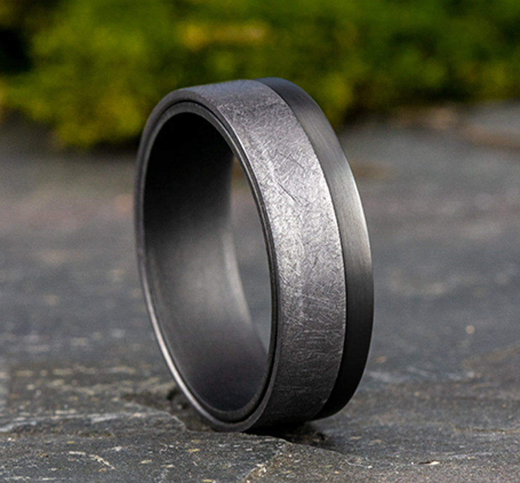THE TIDE 7mm, Comfort fit, Grey and Darkened Tantalum, Swirl finish