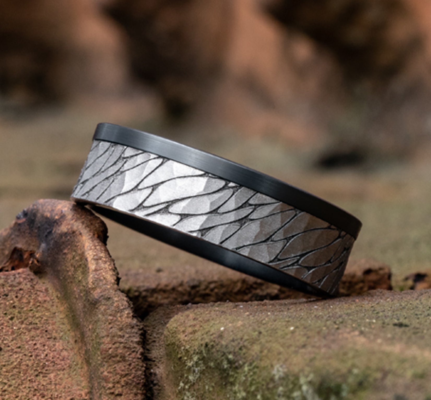 THE CASPIAN 7mm, Comfort fit, Darkened Tantlaum and 14K White Gold, Pebble pattern with hammered finish, one satin edge