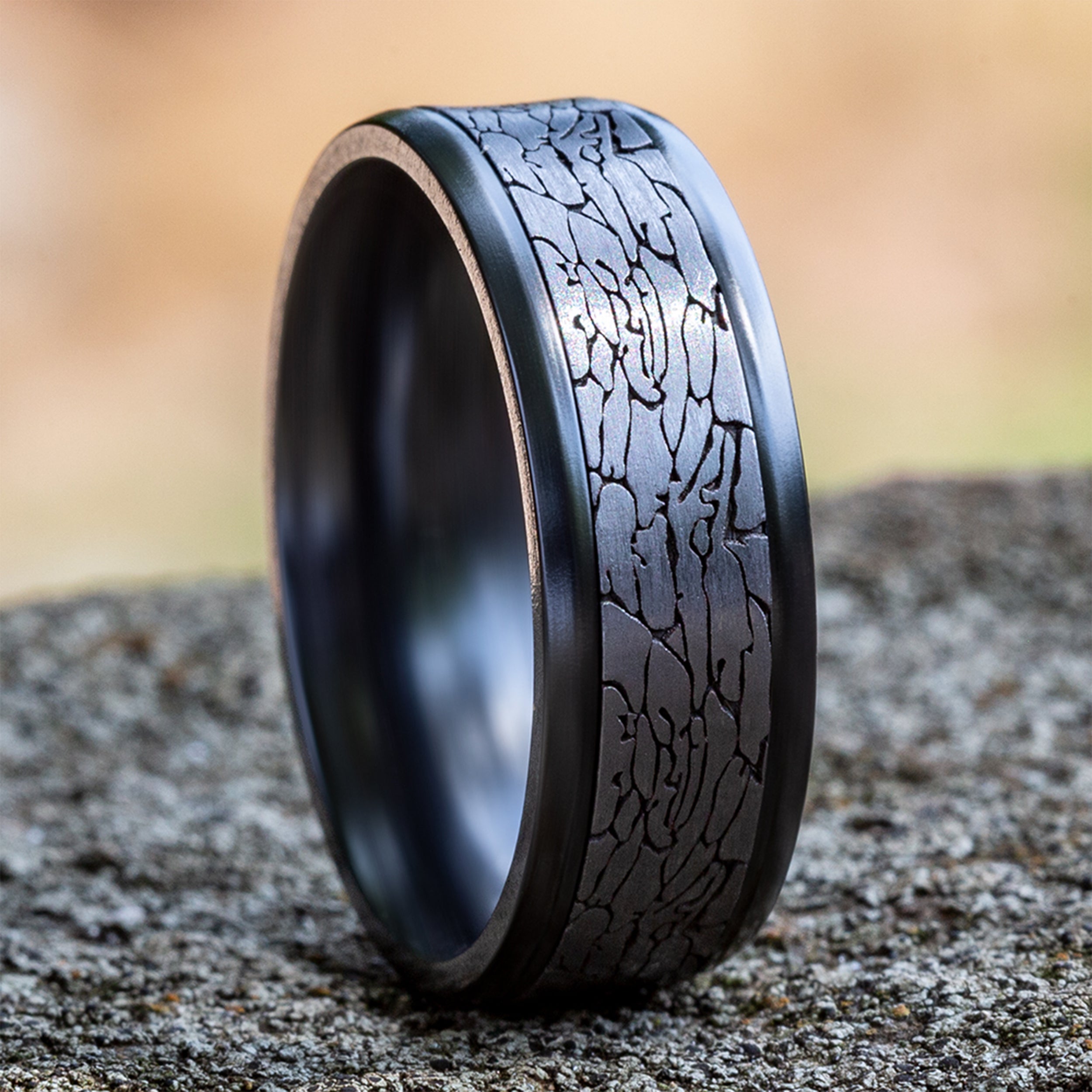 THE LEGEND 8mm, Comfort fit, Black Titanium and Grey Tantalum, Fractured rock pattern, polished bevel edges